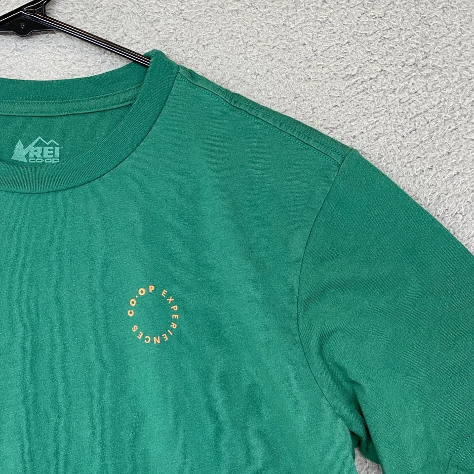 Camiseta REI Talla Pequeña Verde Gráfica Camiseta Ride Discover Wonder Dream Manga Corta Foto 4 de 4