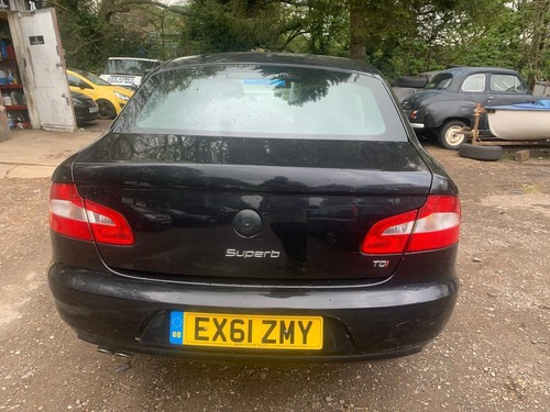 2011 Skoda Superb 2.0 TDI CR 140 S 5dr HATCHBACK Diesel Manual - Picture 4 of 11