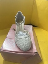 Women's Satin Fabric Chunky Heel Closed Toe With Buckle size 9