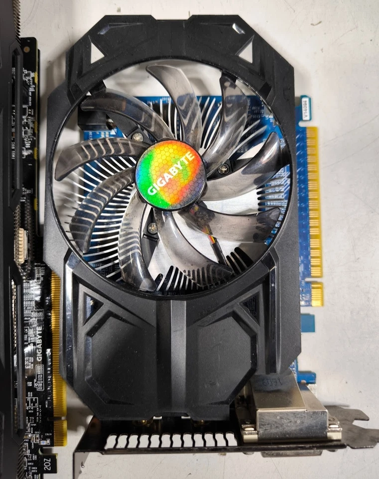 Lot of 3 GIGABYTE GeForce GTX 1060 gtx 750 Ti Radeon RX 580 Not Working For Part - Image 4 of 4