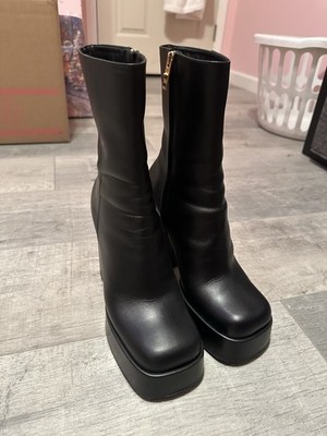 Women's Size 8.5 Versace 2021 Runway Medus Aevitas Black Leather Platform Boots