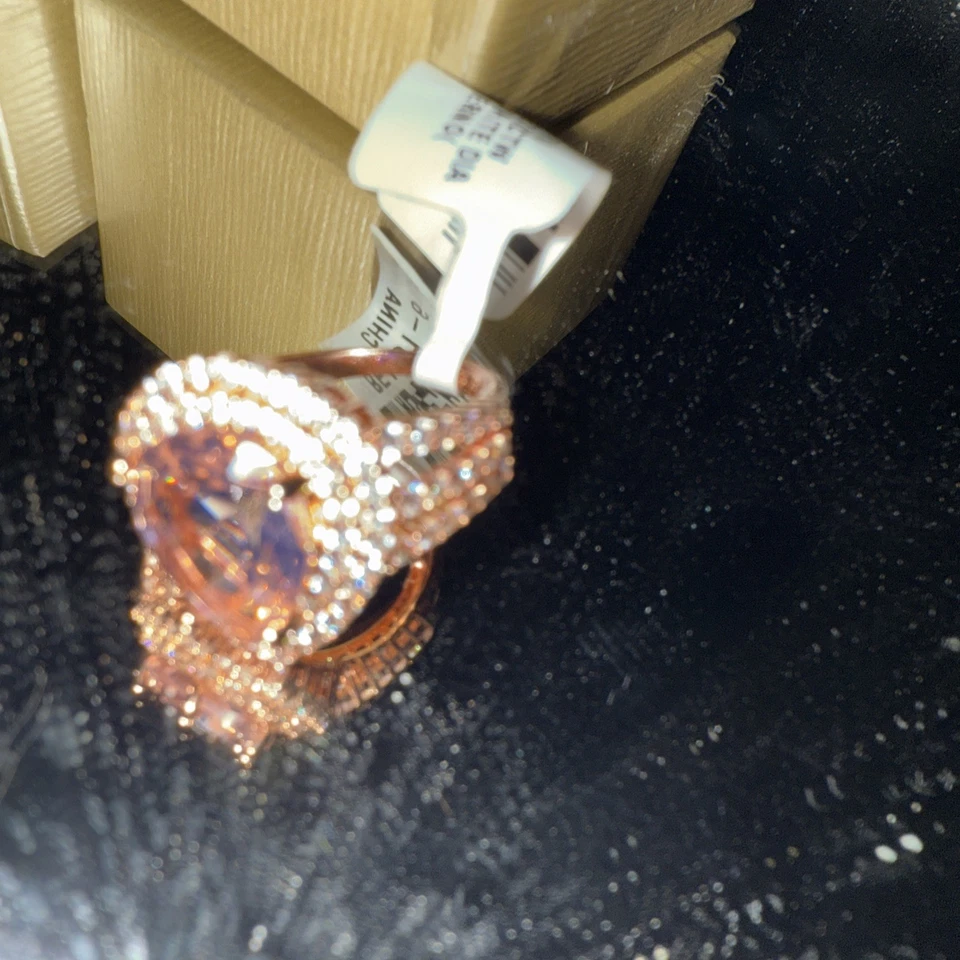 Impresionante Anillo Simulado Bella Luce Morganita Y Zafiros Blancos Talla 6...  Foto 3 de 4