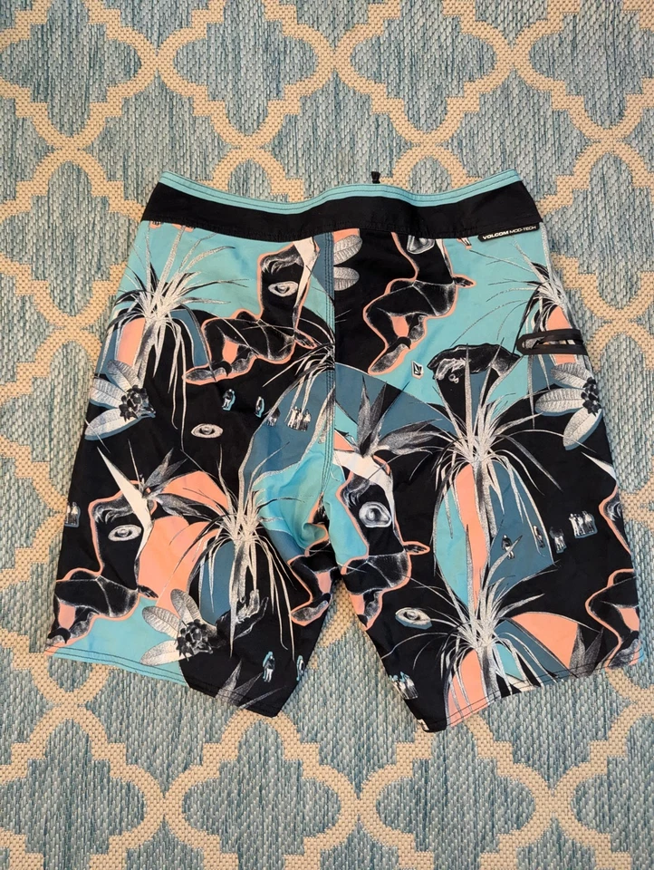 Volcom Mod Tech Swim Trunks Shorts Mens 32 Turquoise Floral Beach Tropical - Image 4 of 4