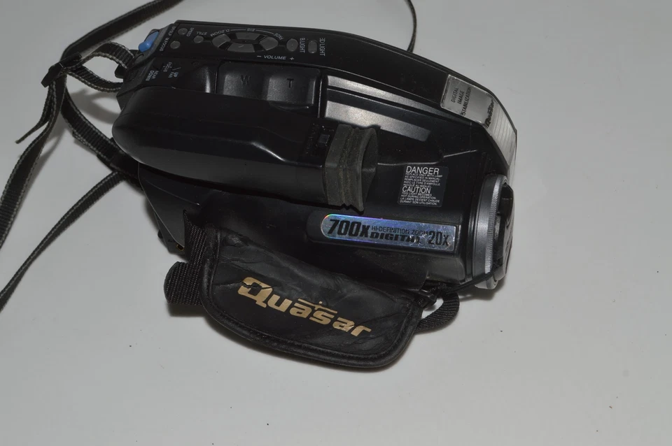 Quasar Palmcorder Camcorder VHS-C Model VM-L152 (DVB87) - Image 2 of 4