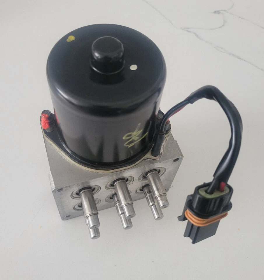 Bomba de freno antibloqueo ABS 00-07 OEM GM 19149234 Yukon Escalade Tahoe Sierra  Foto 3 de 3