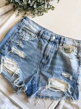American Eagle Mom Short Distressed Medium Wash Size 6