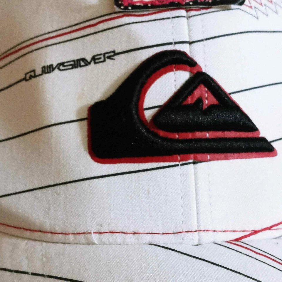 Sombrero ajustado Quicksilver con etiqueta blanco rojo negro gris rayas (hb2) Foto 3 de 4