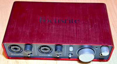 Focusrite Scarlett 2i2 (2nd Gen) USB Audio Interface