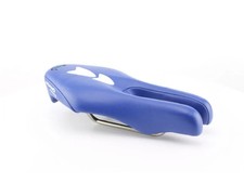 Sattel in Zusammenarbeit mit Adamo Racing