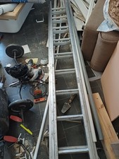 Lyte DIY Triple Extension Ladder 2.7m closed 6.7m extended