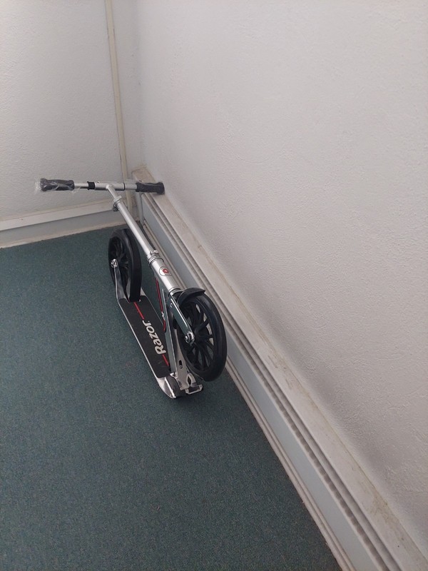 Razor A6 Kick Scooter 