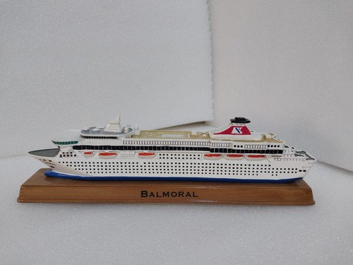 Balmoral cruize ship model miniature resin Tourism ship replica model - Picture 2 of 11