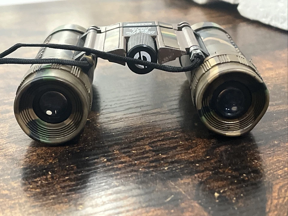 Simmons Realtree Binoculars 8x21 - FOV 372 - 1000 Yards Collectible - Image 4 of 4