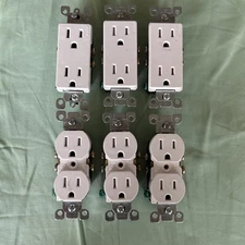 Lot Of 6 15A Electrical Outlets