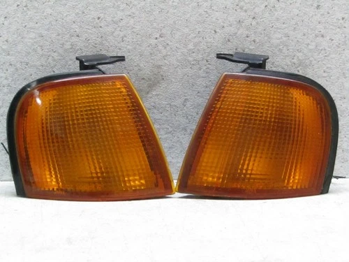 1990 1996 JDM NISSAN PRIMERA P10 FRONT SIDE CORNER LIGHT RARE ITEM OEM