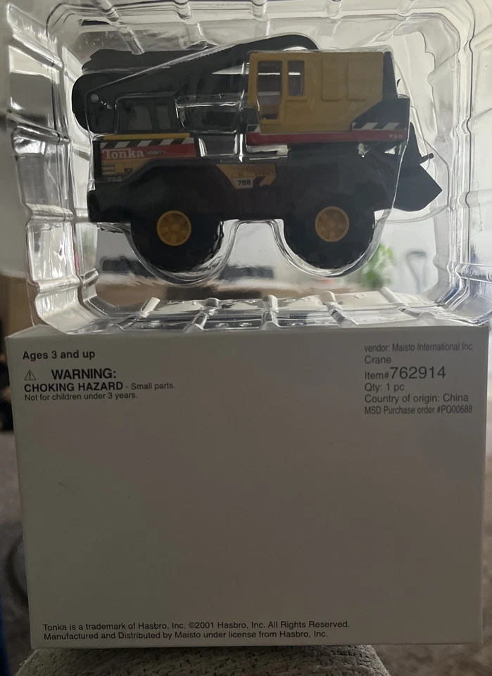 2001 Maisto Tonka Hasbro Crane Construction 2001 #762914 New in Box - Image 2 of 4