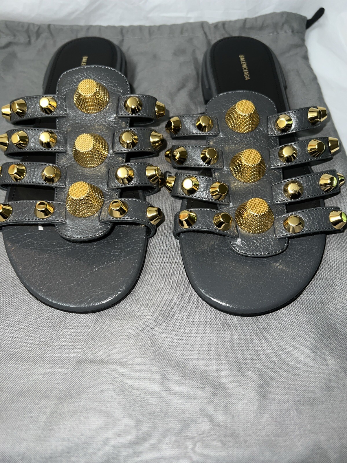 PANTOFOLA D’ORO Balenciaga diapositive piatte borchie in pelle nera arena taglia 37