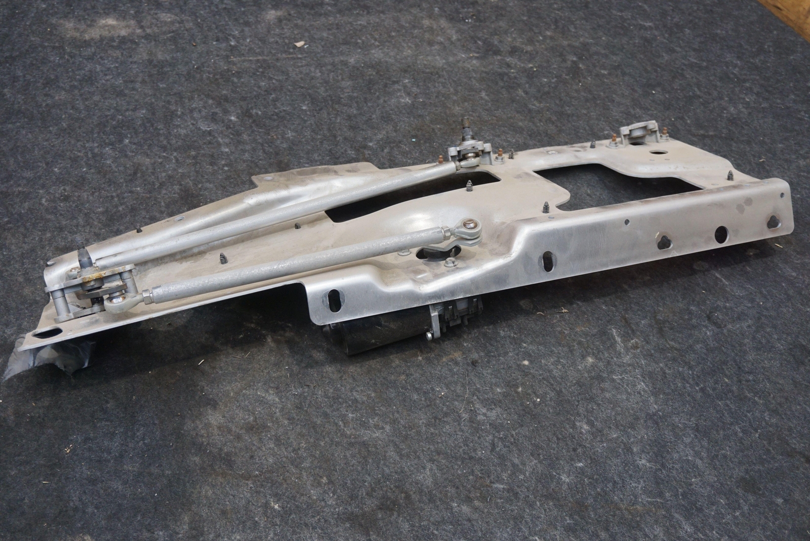 Front Windshield Wiper Linkage Motor Assembly Oem Aston Martin Rapide 2011