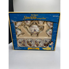 Vintage Schylling Walt Disney Snow White 13-Pc Dish Set