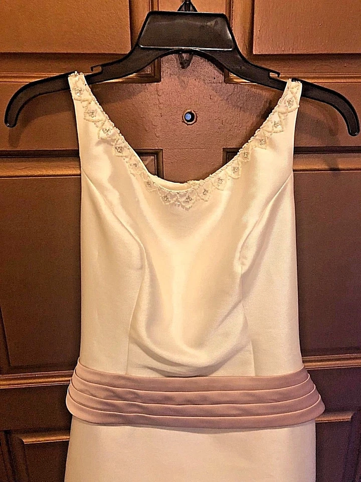 Vestido de novia Pronovias Barcelona marfil con faja/tren beige - talla 8 Foto 3 de 4