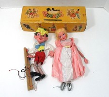 LOT OF 2 VINTAGE PELHAM PUPPETS PINNOCHIO CINDERELLA IN BOX - READ