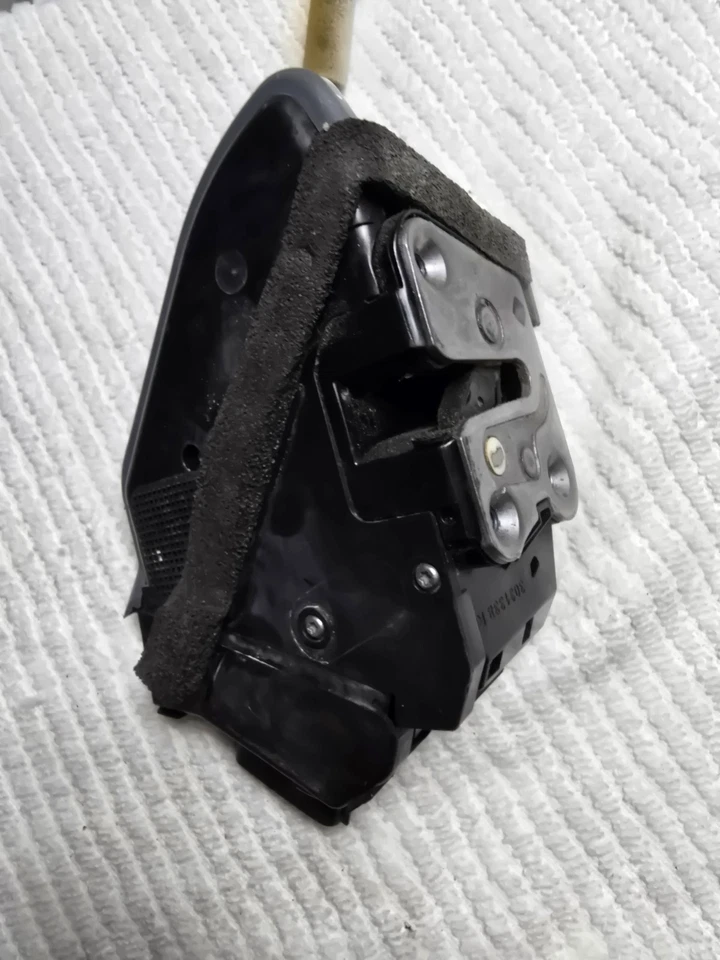 2013 Nissan Sentra Genuine OEM Rear Right Door Lock Latch Actuator 3031338 RH (Y - Image 2 of 4