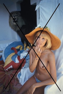 1974 AMANDA LEAR Photo