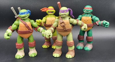 Teenage Mutant Ninja Turtles 4x Action Figur Viacom 2012 Sound FX