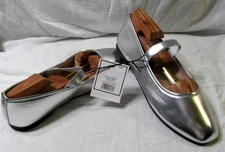 Women's Silvtone Elastic Ankle Strap Ballet Flats Slip On Shoes Sz 9 "New W/Tag"