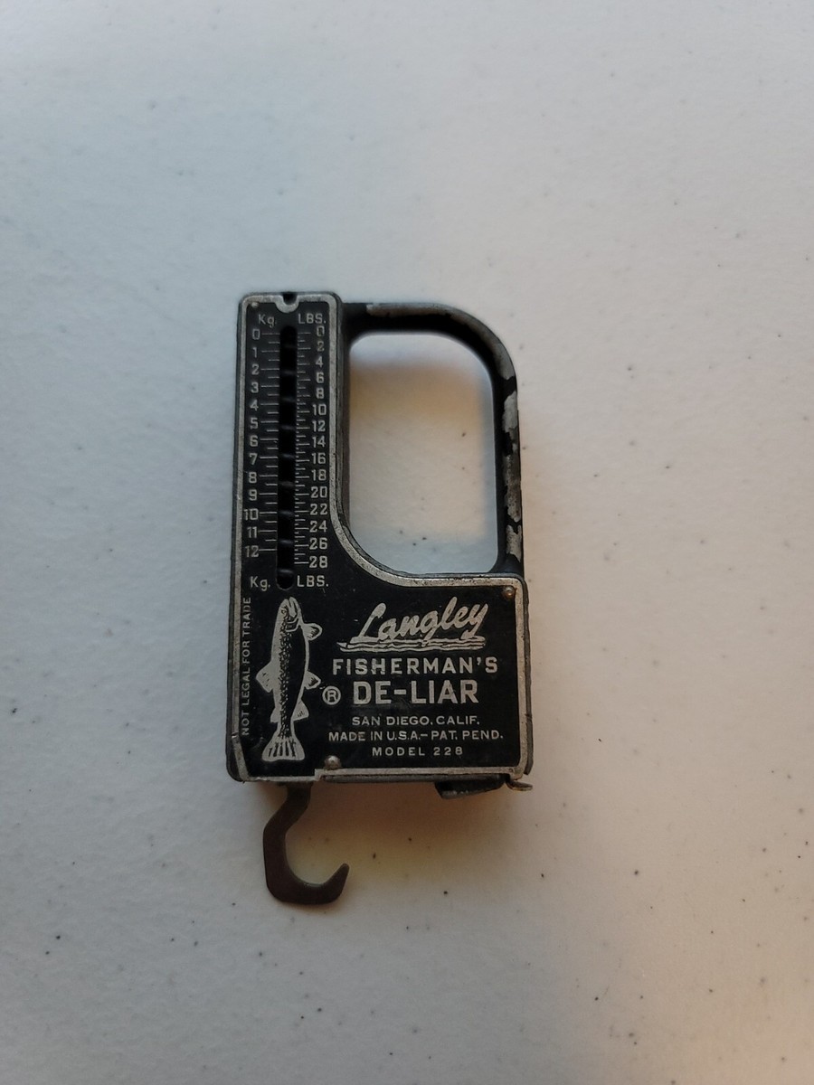 VINTAGE GREEN LANGLEY FISHERMAN'S DE-LIAR MODEL 228 TAPE MEASURE/SCALE FISHING