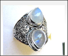 Rainbow Moonstone Ring / size 9 / 925 Sterling Silver, 6 cts, 6.6 grams