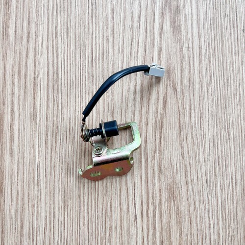 New Trunk Latch Striker For Toyota Avalon Camry Corolla 64620-06010 64621-12070 - Picture 3 of 5