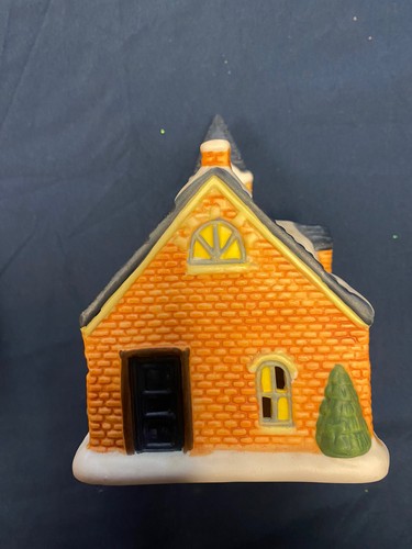 Vintage 1996 Trim a Home Church In Mint Condition Village Collection Piece - Bild 3 von 8