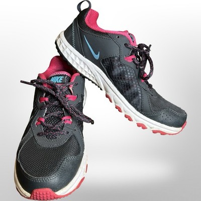 Nike Wild Trail Sneakers   Women s Size 8 | Dark Grey ,Teal & Pink