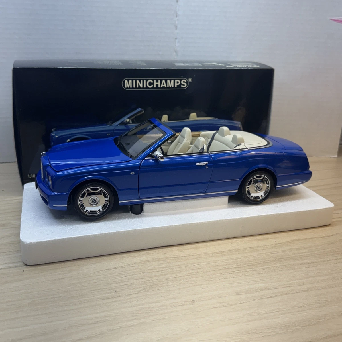 MINICHAMPS ミニチャンプス Bentley Azure ミニカー MINICHAMPS 1:18 Scale Bentley Contemporary Manufacture Diecast