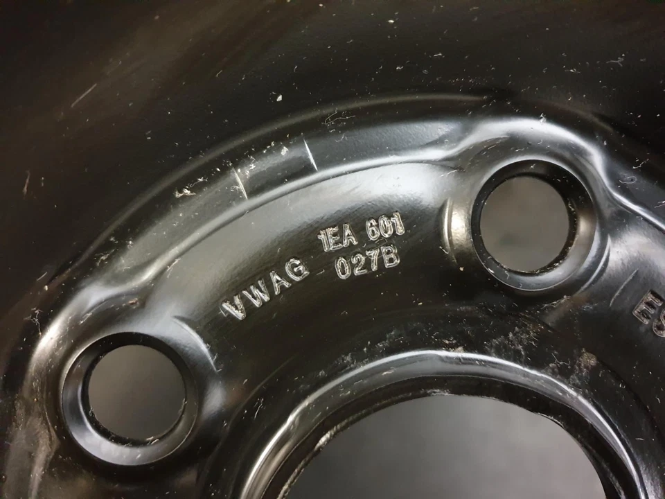 Skoda Elroq 85 85x Stahlfelgen Winterreifen 19 Zoll 1EA601027B Bridgestone 8mm - Bild 4 von 4