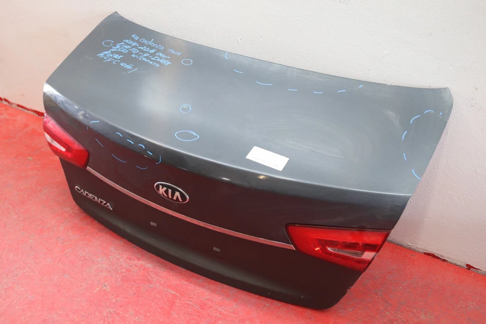 2014 2016 KIA CADENZA REAR TRUNK LID OEM WITH CAMERA Foto 3 de 4