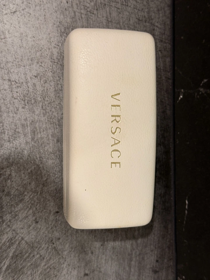 Женские солнцезащитные очки Versace модель 4295-A поляризованные кошачьи глаза черные/золотистые - Изображение 2 из 4