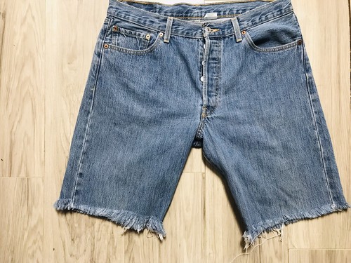 Mens Levi’s 501 Cut Off Shorts Size 35 Frayed Button Fly L-9.5”Nice