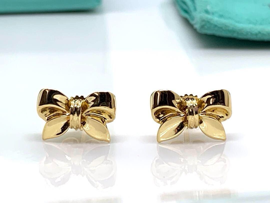 sale！　Tiffany & Co. リボン型ピアス（両耳用） YG750 Tiffany & Co. Ribbon Bow Earrings 750 K18 Gold with Box Auth