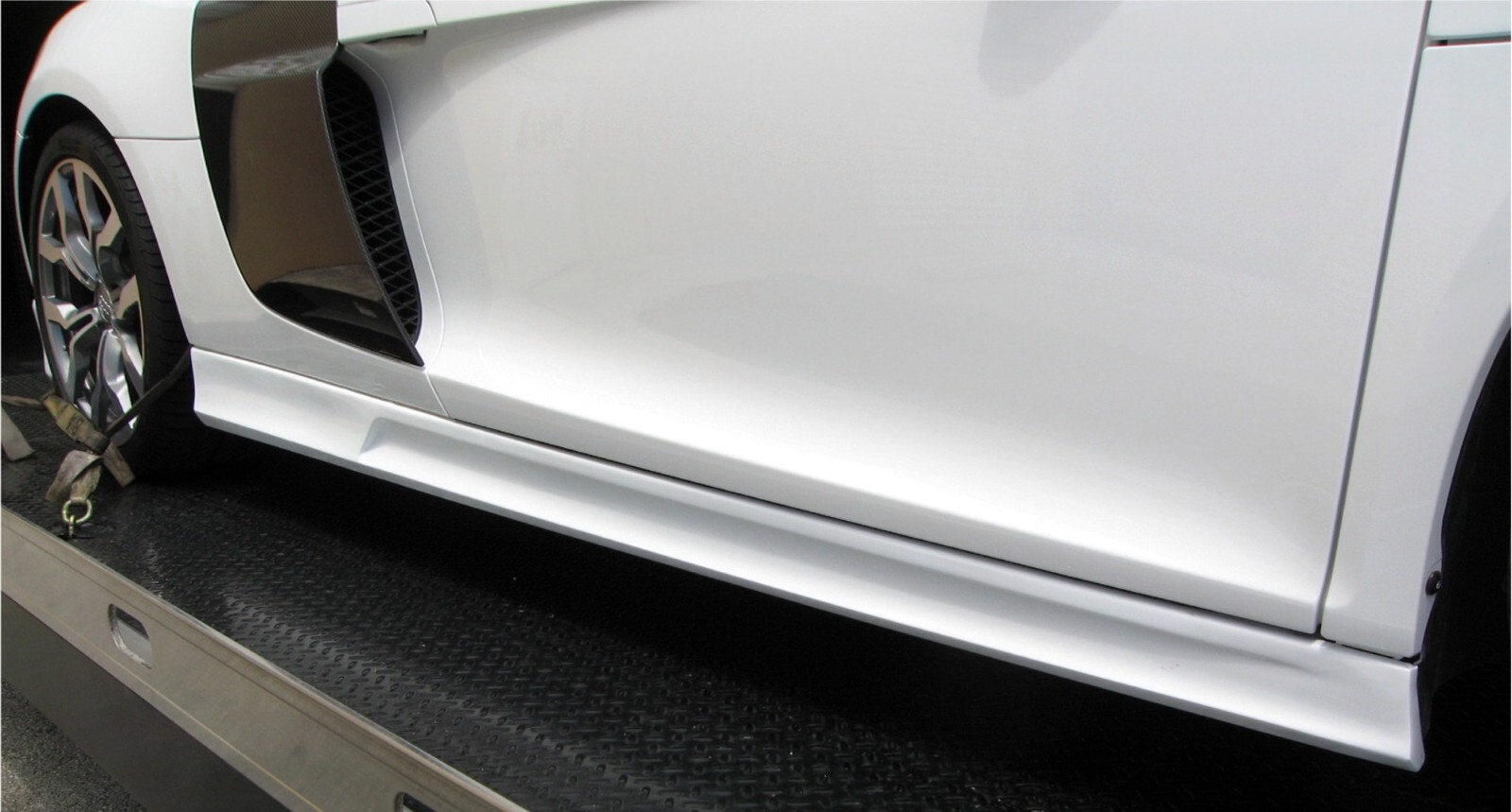 Audi R8 2006-2010 Prior style Side Skirts 2pcs  Left & Right Typ42 Made in USA