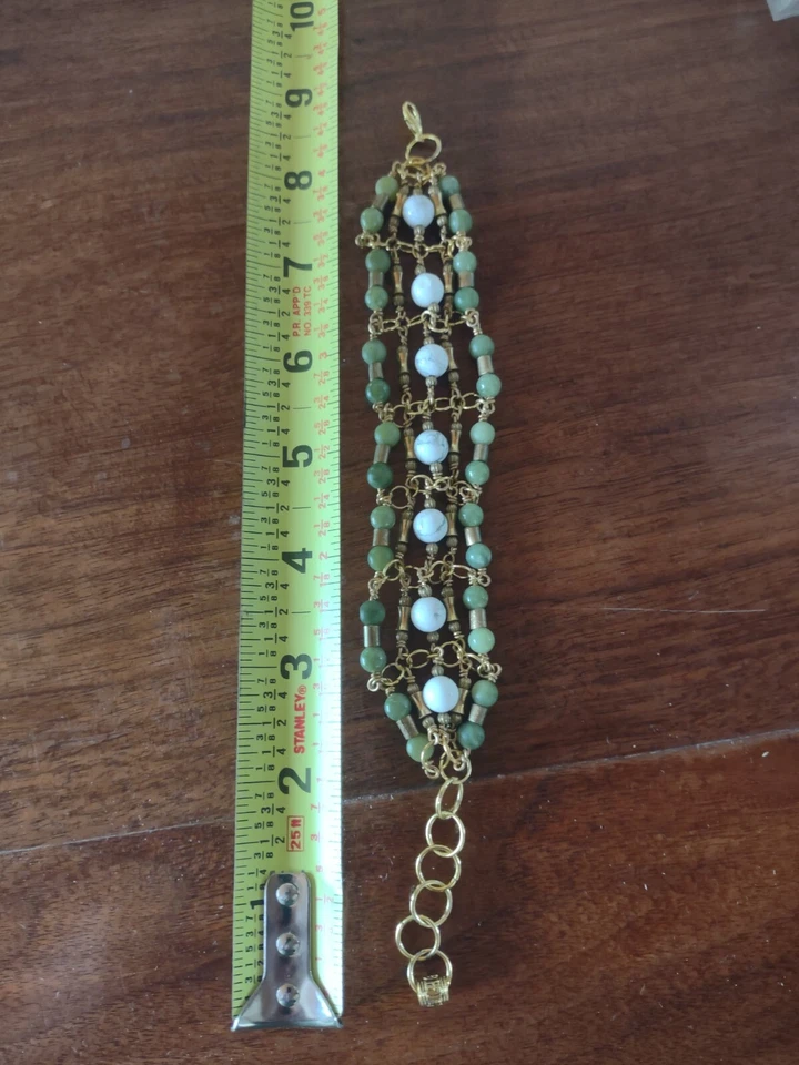 Juego de joyas, jade, howlite y latón hecho a mano. Hecho en Estados Unidos Foto 2 de 4