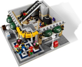 Brand NEW Sealed LEGO 10211 Grand Emporium