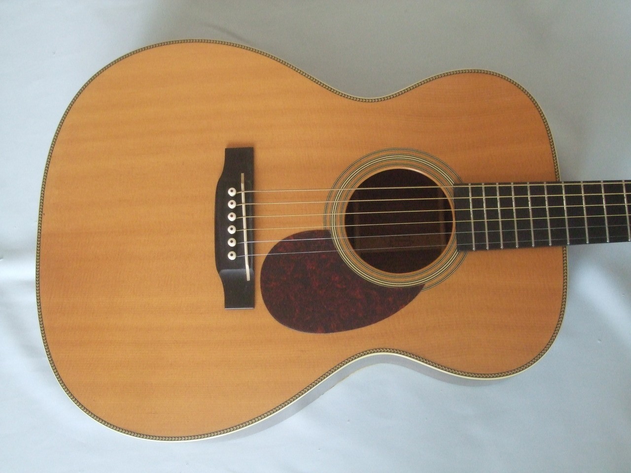 Martin OM-28V Natural Spruce Rosewood with hard case 1998 Acoustic Guitar