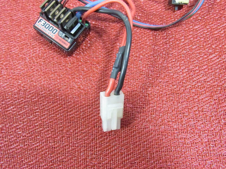 Vintage Airtronics F3000 Alta Potência Escovado ESC com Plugue Tamiya Para RC10 Losi HPI - Imagem 2 de 4