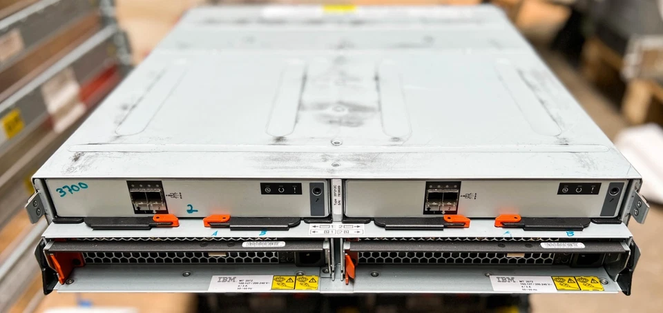 IBM Storwize V3700 LFF Dual Control Enclosure | 8x 3TB SAS 2x00Y2527 Cntrl 2xPS - Image 4 of 4