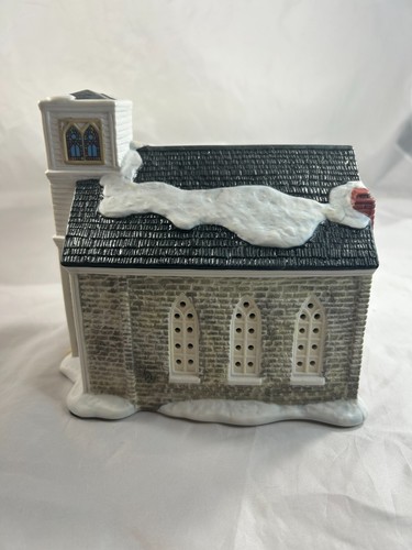 Norman Rockwell Freedom of Worship Arlington Church Christmas Village - Picture 8 of 10