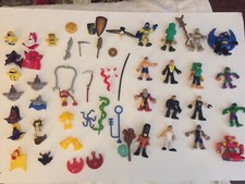 Gran lote de figuras Imaginext. Sombreros Espadas MIsc Piezas 54 más total
