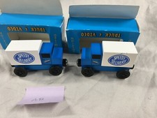 Wooden Mister Rogers Neighborhood Speedy Delivery Truck 2005 Lot of 2 AB