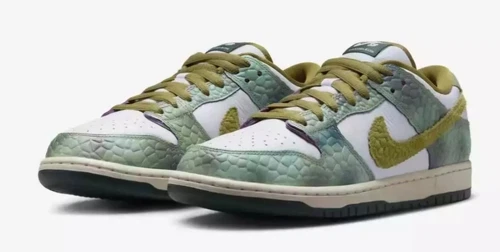Nike SB Dunk Low x Alexis Sablone Chameleon Size 9 Men 